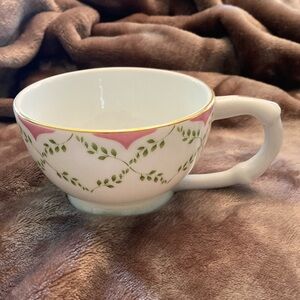 Royal Albert China Teacup (great Mother’s Day or anniversary gift)
